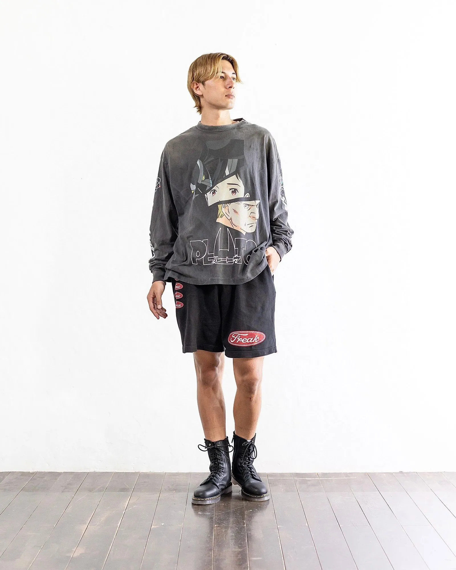 SAINT M × × × × × × Customized co-branded model with correct main mark and wash mark